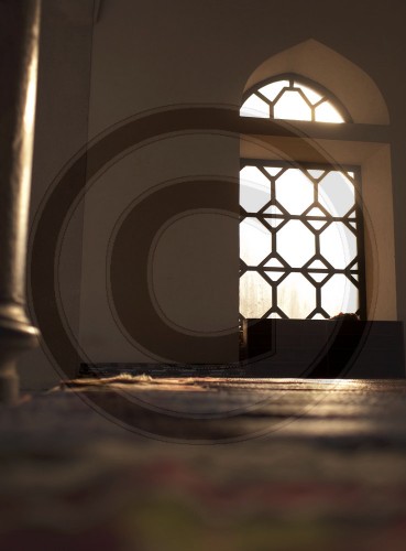 Glasfenster einer Moschee | Glass window of a mosque