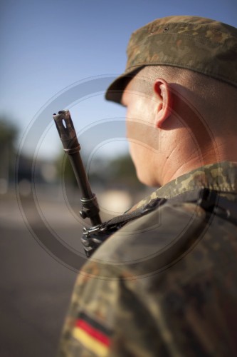 KFOR Soldat im Kosovo | KFOR soldier in Kosovo