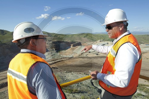 Niebel besucht Goldmine