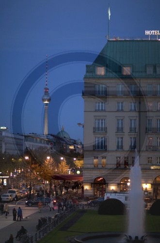 Fernsehturm und Pariser Platz | TV tower 