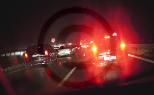 Stau auf der Autobahn | Traffic jam on the highway