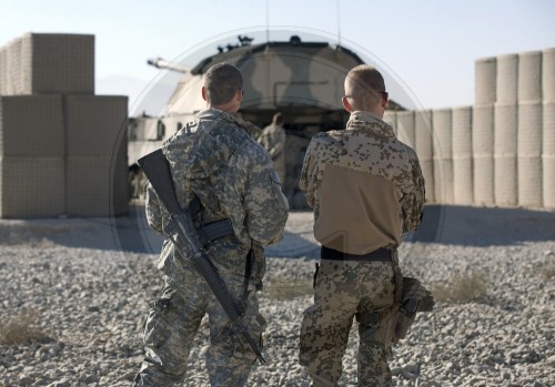 Panzerhaubitze in Afghanistan|Howitzer in Afghanistan