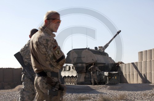 Panzerhaubitze in Afghanistan|Howitzer in Afghanistan