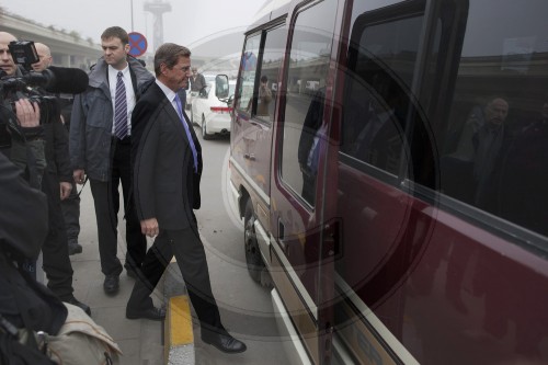 WESTERWELLE faehrt mit dem Bus durch Pakistan