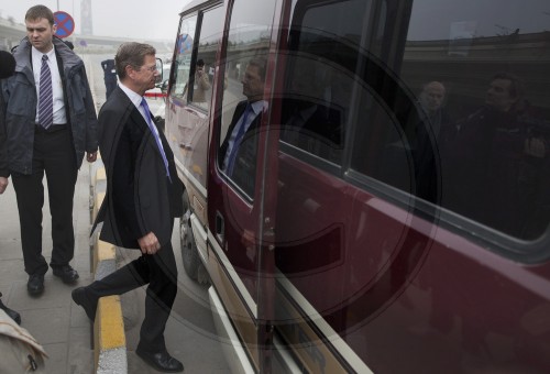 WESTERWELLE faehrt mit dem Bus durch Pakistan