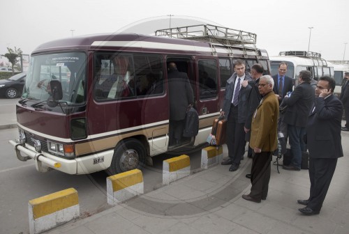 WESTERWELLE faehrt mit dem Bus durch Pakistan