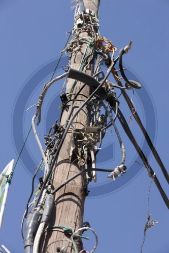 Stromverteiler in der Altstadt von Sanaa | Power distribution in the old town of Sana'a