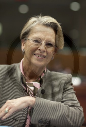 Michele Alliot-Marie, Aussenministerin Frankreich