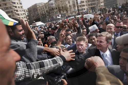 WESTERWELLE besucht Tahrir-Platz