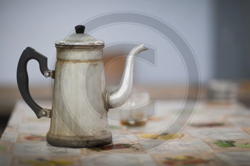 Teekanne aus Aluminium|Aluminum teapot