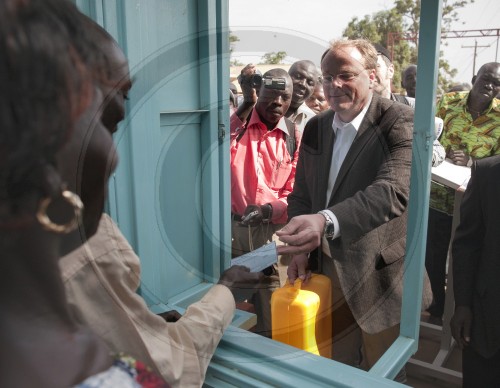 BM Niebel besucht den Suedsudan