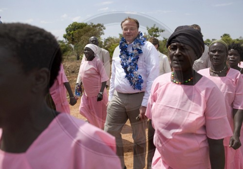 BM Niebel besucht den Suedsudan