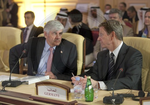 Westerwelle bei Libyen-Kontaktgruppe in Doha