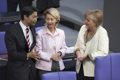 From the left to the right side: Philipp ROESLER, FDP, German Economics Minister and Vice Chancellor, Ursula VON DER LEYEN, CDU, federal Labour Minister, and Angela MERKEL, German Federal Chancellor and CDU chairwoman in the Bundestag.. Berlin, 10.06.2011