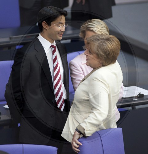 From the left to the right side: Philipp ROESLER, FDP, German Economics Minister and Vice Chancellor, Ursula VON DER LEYEN, CDU, federal Labour Minister, and Angela MERKEL, German Federal Chancellor and CDU chairwoman in the Bundestag.. Berlin, 10.06.2011