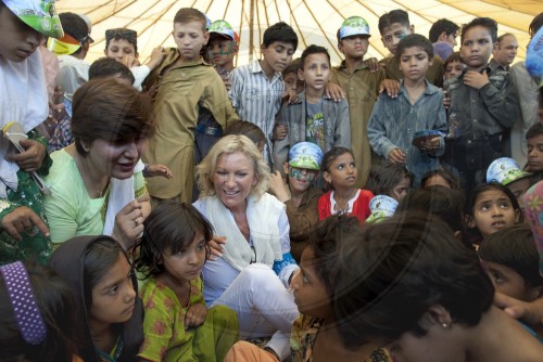 Christiansen besucht Kinderschutzzentrum in Pakistan