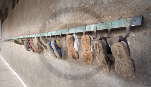 Schuhstaender in Nairobi|Shoe rack in Nairobi