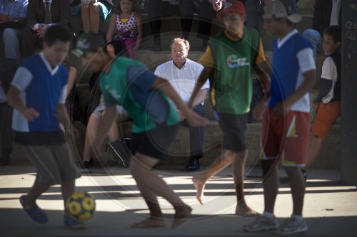 NIEBEL besucht Strassenfussballprojekt