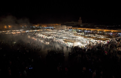 Djemaa el Fna in der Altstadt in Marrakesch