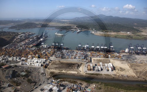 Container Hafen in Panama Stadt