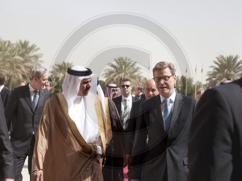 Guido WESTERWELLE , FDP , Bundesaussenminister und Abdul Latif Al-Zayani