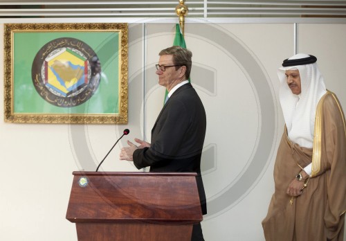 Guido WESTERWELLE , FDP , Bundesaussenminister und Abdul Latif Al-Zayani