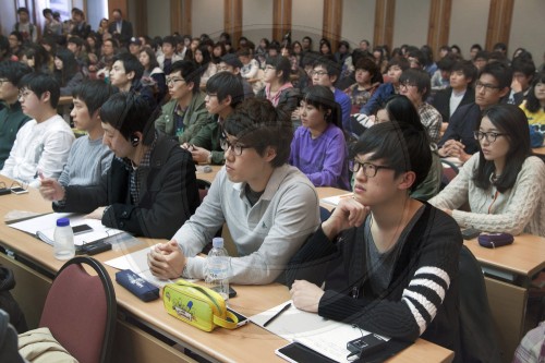 Studenten der Hanyong Universitaet