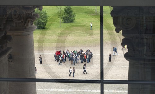 Besucher auf dem Platz der Republik