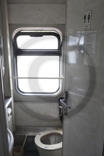Toilette in einem Zug in Russland