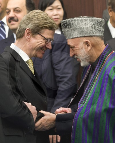 Westerwelle Karzai in Tokio