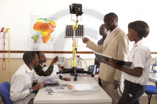 Berufsausbildung zu Elektrikern in Mosambik