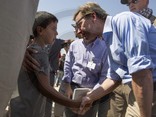 Westerwelle besucht Fluechtlingslager