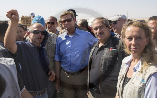 Westerwelle besucht Fluechtlingslager