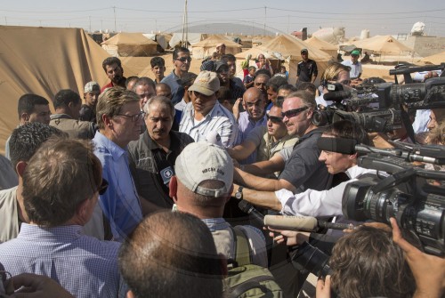 Westerwelle besucht Fluechtlingslager