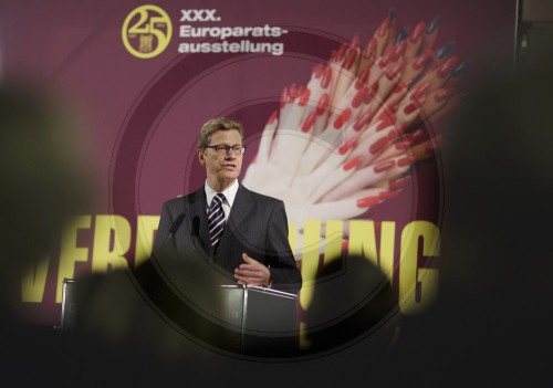 Westerwelle eroeffnet Ausstellung