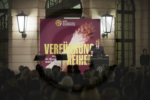 Westerwelle eroeffnet Ausstellung