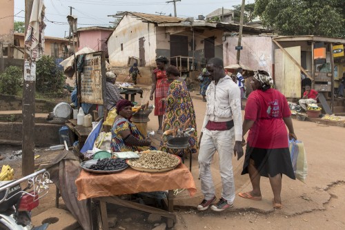 Strassenszene in Yaounde / Kamerun