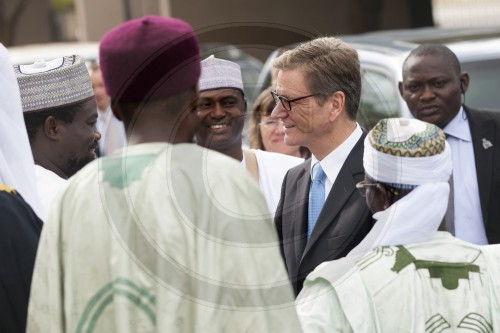 Westerwelle besucht Nationalmoschee in Nigeria