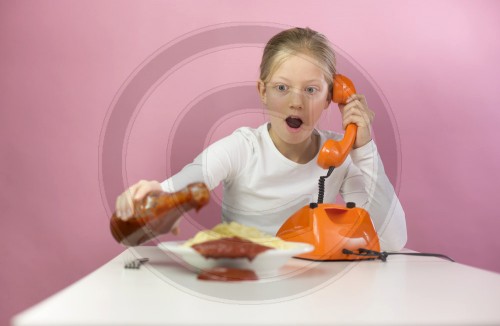 Telefonieren beim Essen