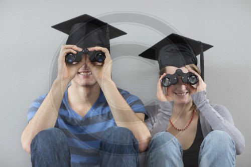 Studenten mit Bachlor, Master oder Doktorhut