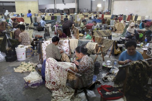 Batikproduktion in Indonesien