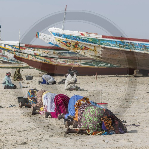 Betende Fischer in Mauretanien