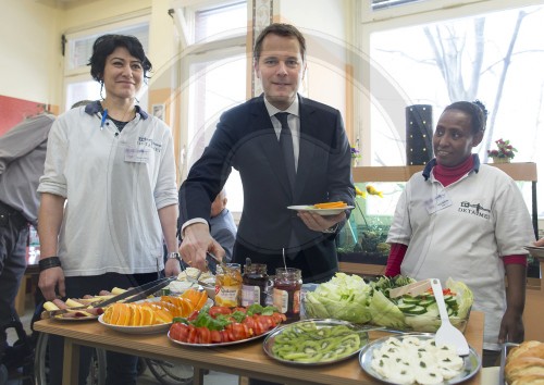 Daniel Bahr besucht Pflegeeinrichtung