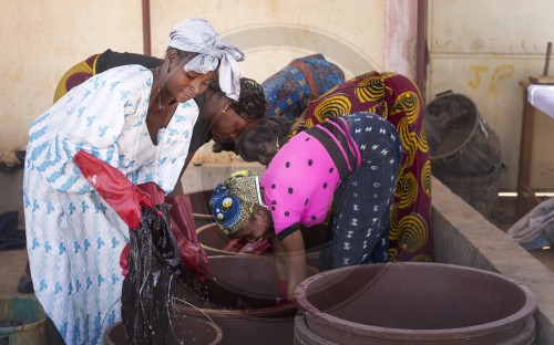 Faerberei, Kleinunternehmer in Mopti in Mali