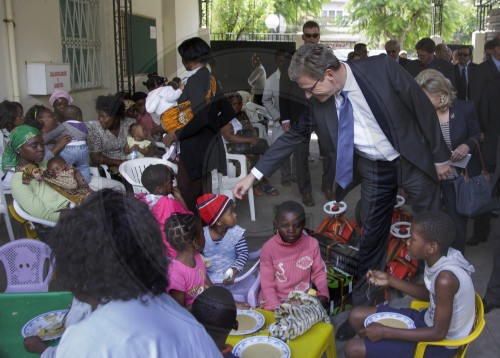 Westerwelle besucht AIDS-Projekt in Mosambik