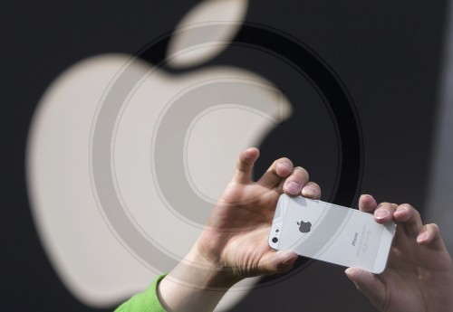 I -phone vor Apple Zeichen