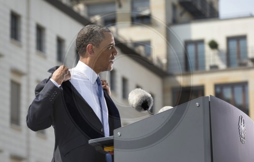 Obama zieht Jacke aus