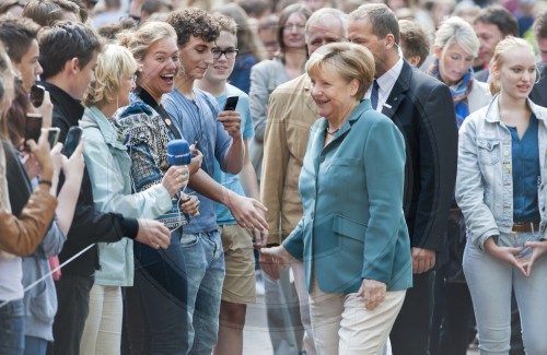 Bundeskanzlerin Merkel besucht Heinrich-Schliemann-Gymnasium
