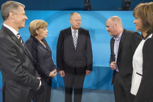 Stefan Raab mit Angela Merkel und Peer Steinbrueck
