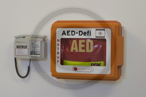 Defibrillator fuer den Notfall